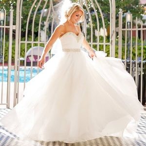 Sweetheart Tulle Wedding Dress